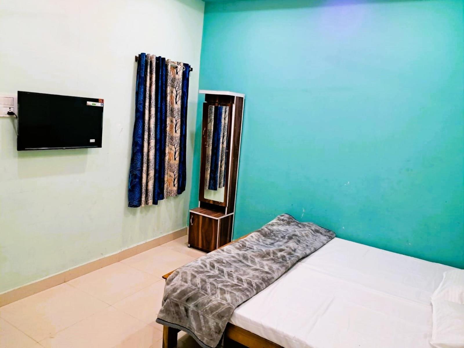 Utsav Lodge And Mangal Bhavan Pipariā Eksteriør bilde
